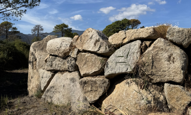 Réalisation d’un enrochement de soutènement pour création d’une plateforme – Lecci, Porto-Vecchio, D.T.P