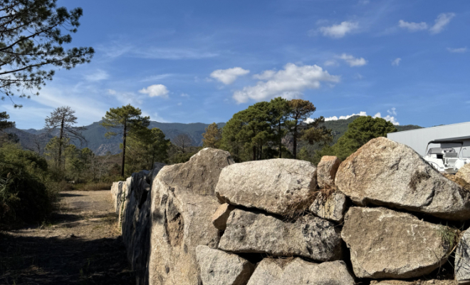 Réalisation d’un enrochement de soutènement pour création d’une plateforme – Lecci, Porto-Vecchio, D.T.P