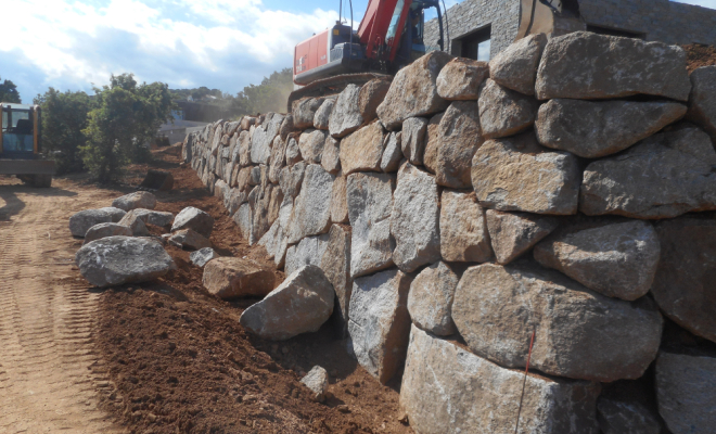 Enrochement de soutènement pour stabiliser les terrains, Porto-Vecchio, D.T.P