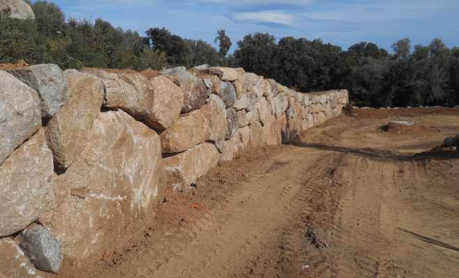 Enrochement de soutènement pour stabiliser les terrains, Porto-Vecchio, D.T.P